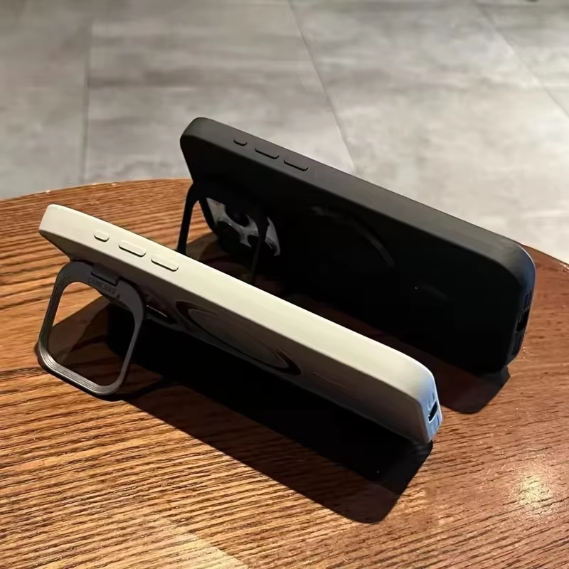 新しいキックスタンド付きマグセーフ対応iPhoneケース i - Magnetic Charging Stand のレビューと価格